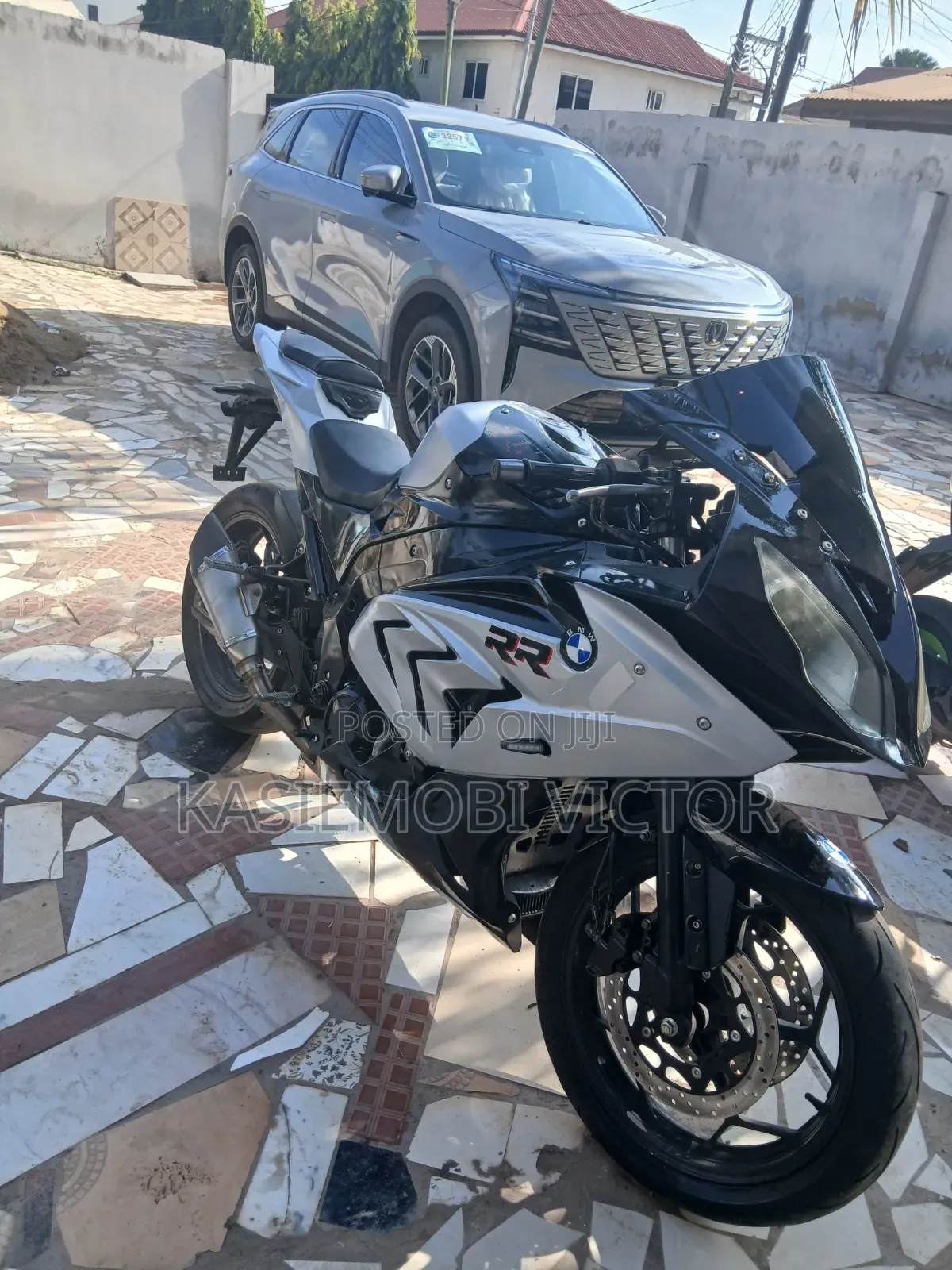 BMW Sport 2020 Gray