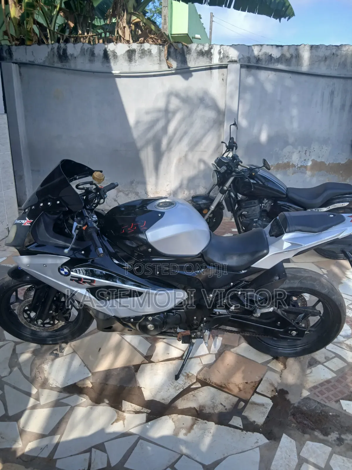 BMW Sport 2020 Gray