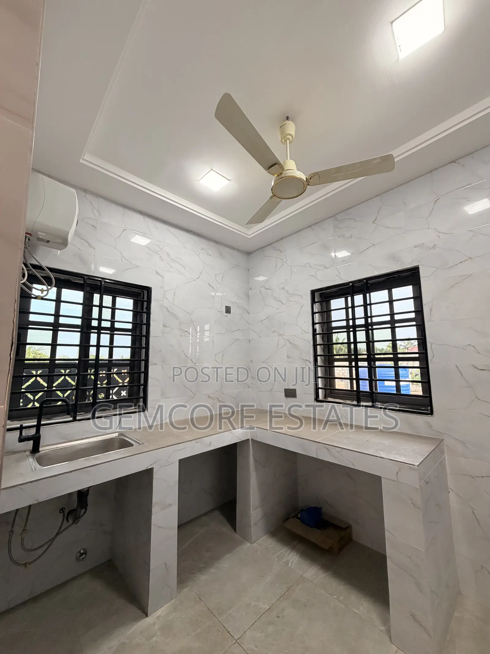 2bdrm Apartment in Nanakrom, Ashaley Botwe for rent