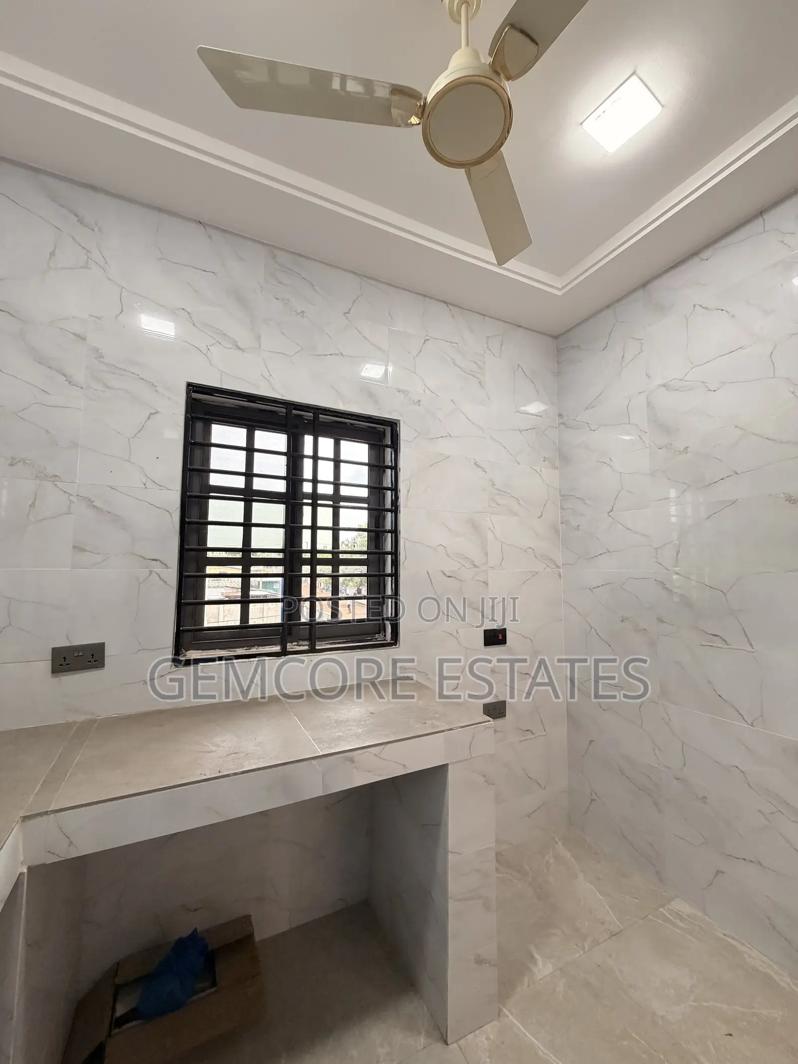 2bdrm Apartment in Nanakrom, Ashaley Botwe for rent