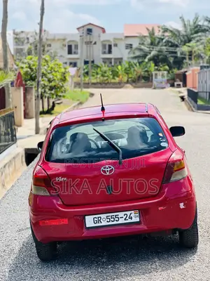Toyota Vitz 1.3 AWD 3dr 2010 Red