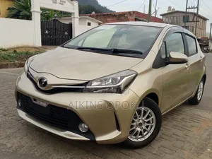 Toyota Vitz 1.5 FWD 5dr 2016 Gold