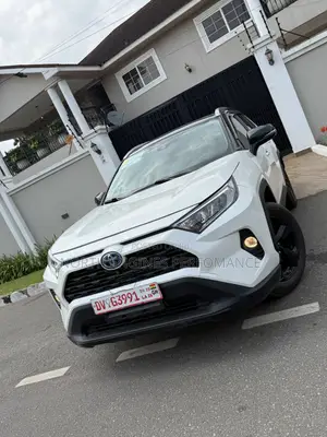 Toyota RAV4 XLE Premium AWD 2020 White
