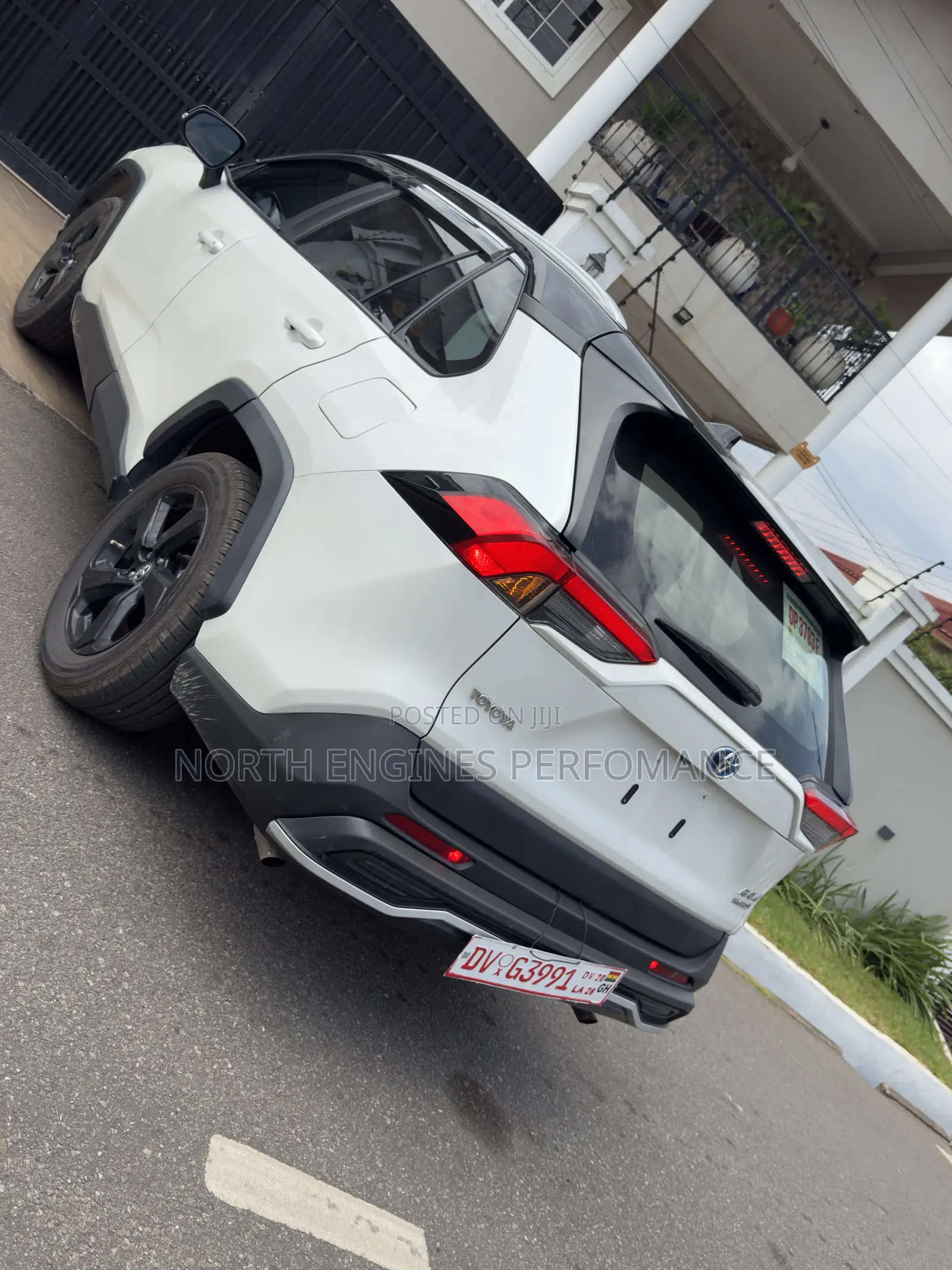 Toyota RAV4 XLE Premium AWD 2020 White