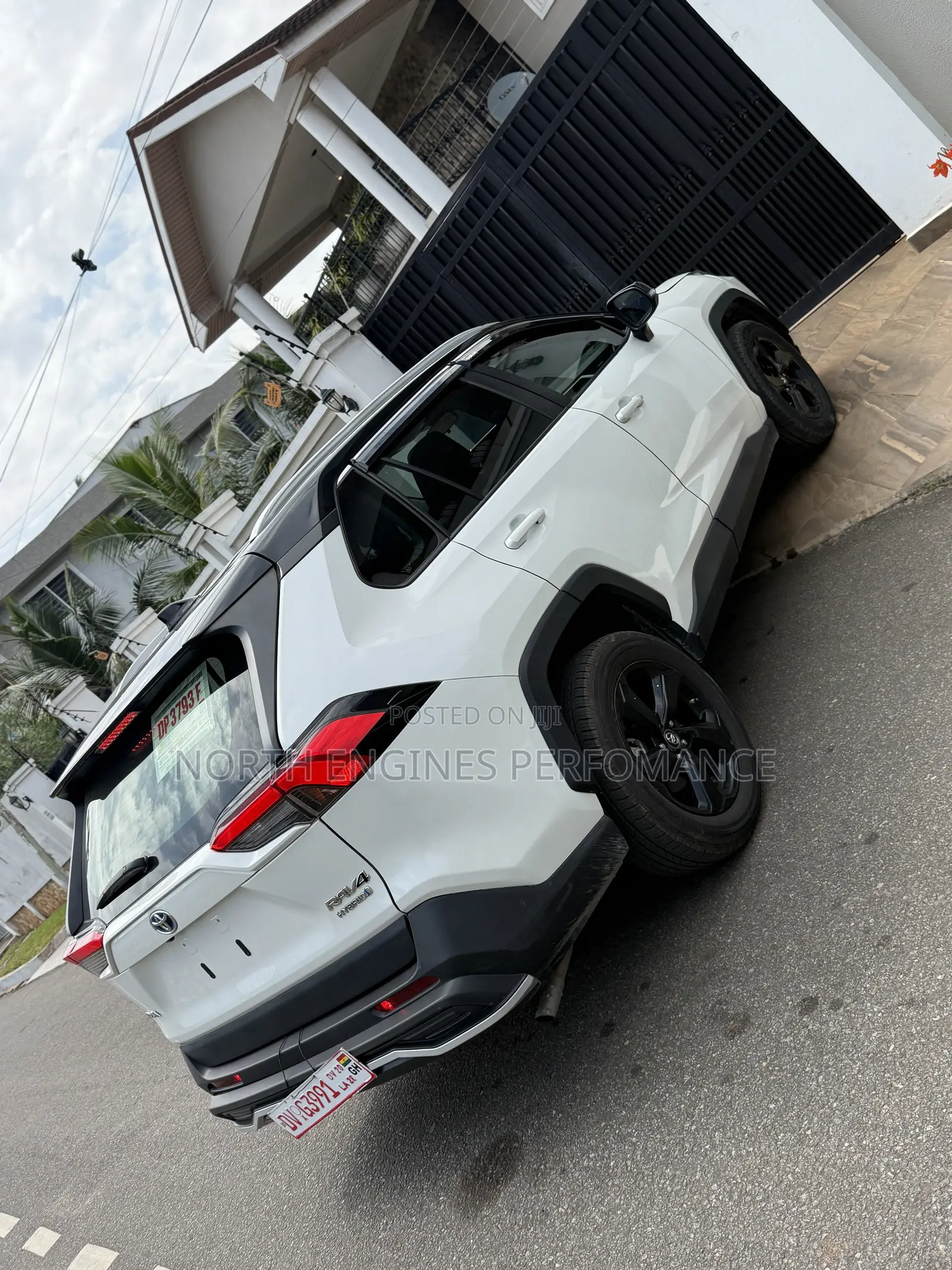 Toyota RAV4 XLE Premium AWD 2020 White
