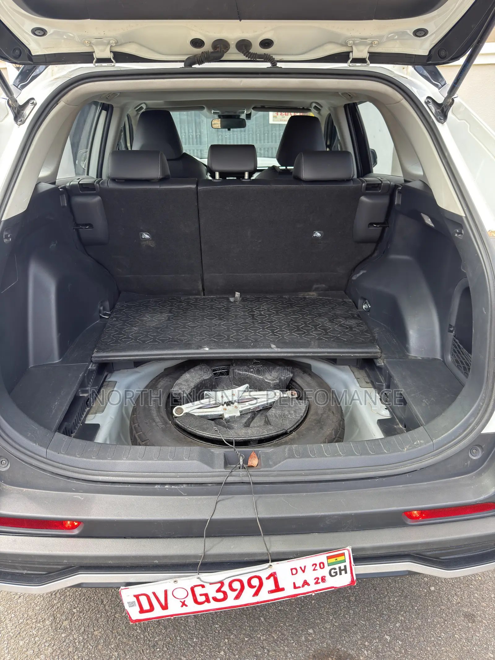 Toyota RAV4 XLE Premium AWD 2020 White