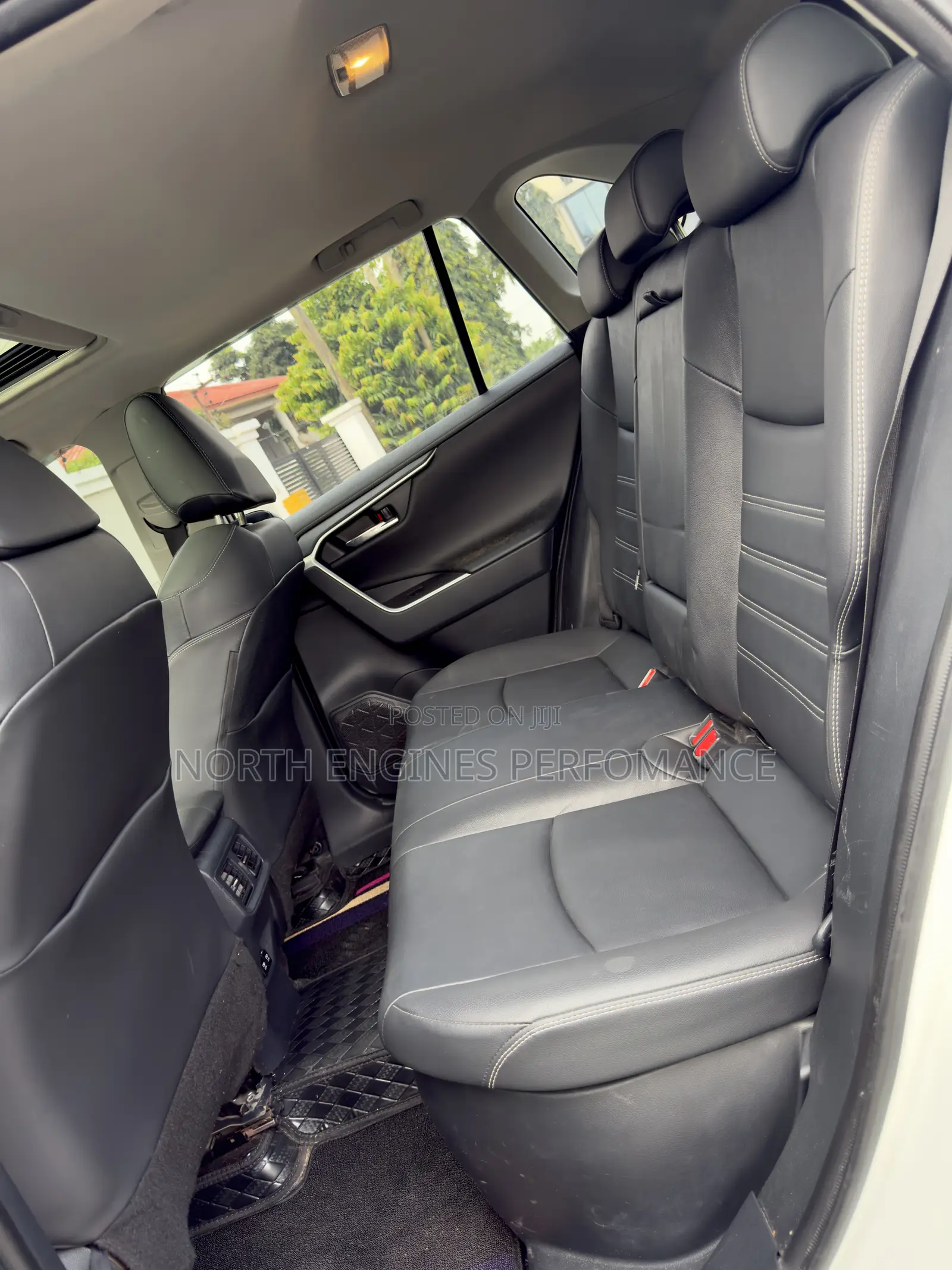 Toyota RAV4 XLE Premium AWD 2020 White