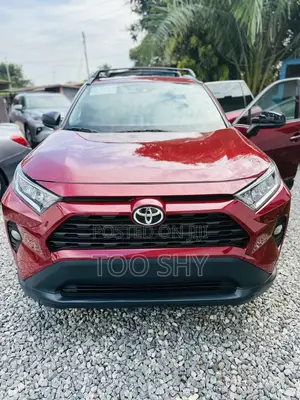 Toyota RAV4 LE AWD 2020 Red