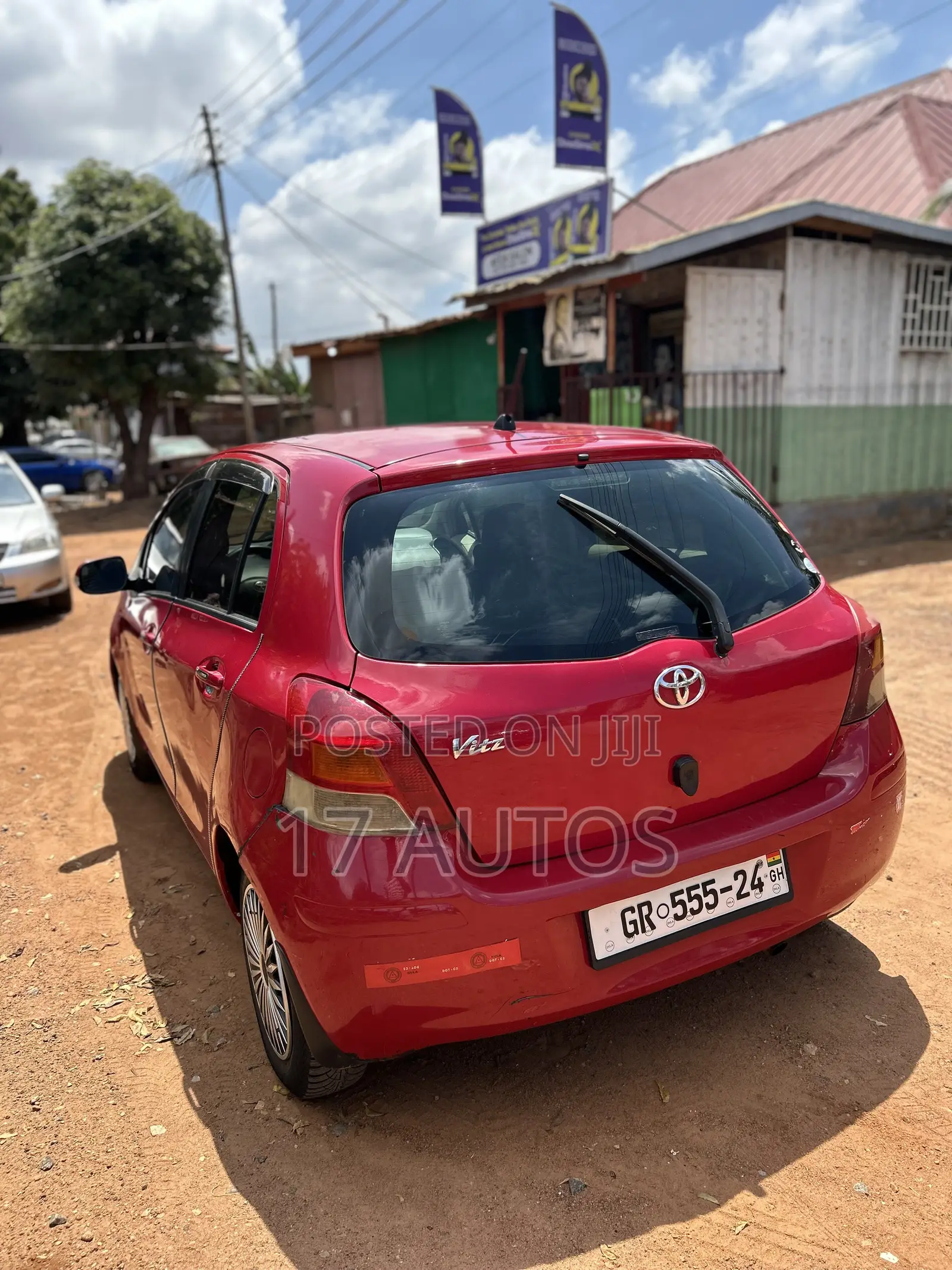 Toyota Vitz 1.0 FWD 3dr 2010 Red