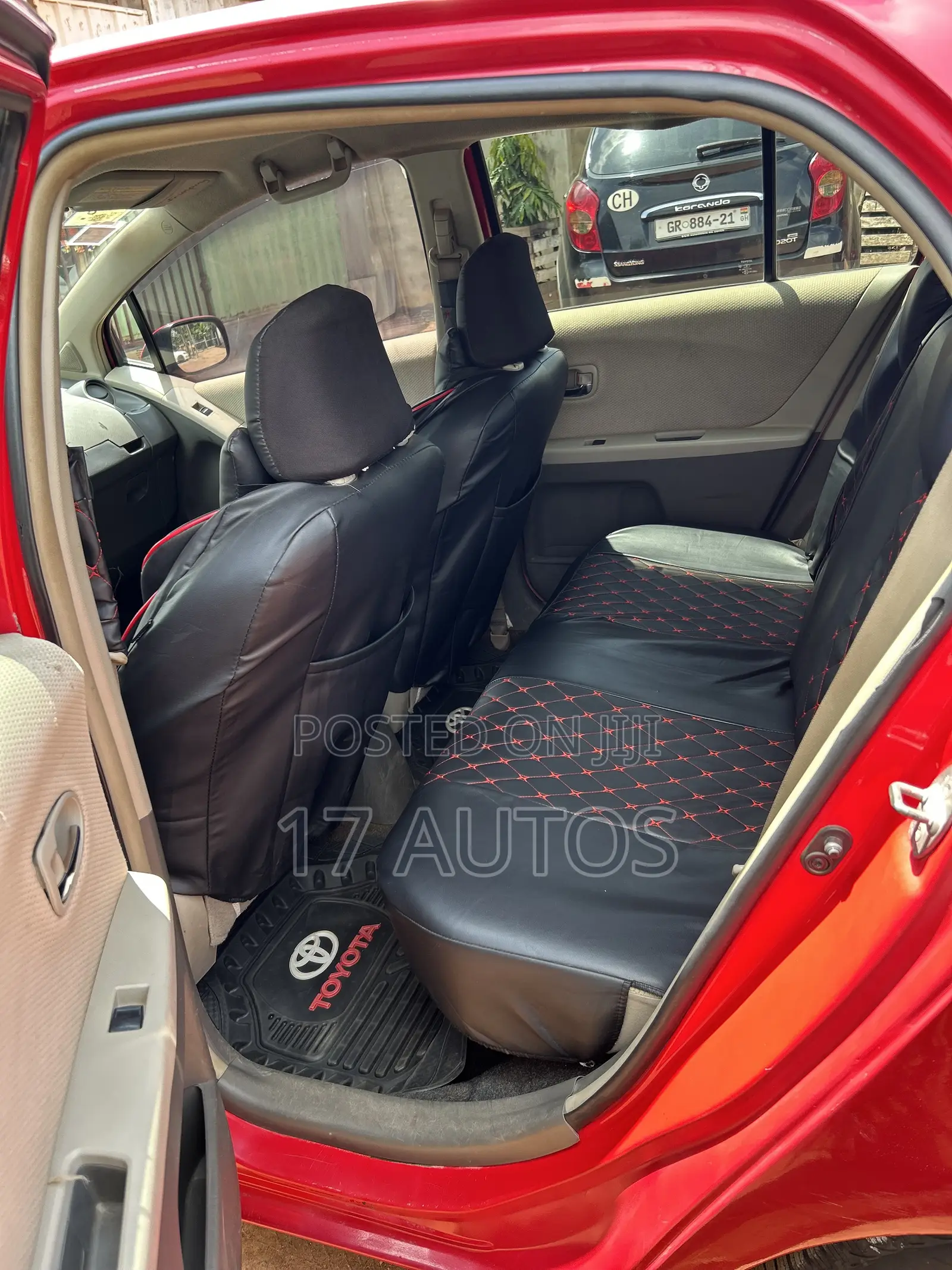 Toyota Vitz 1.0 FWD 3dr 2010 Red