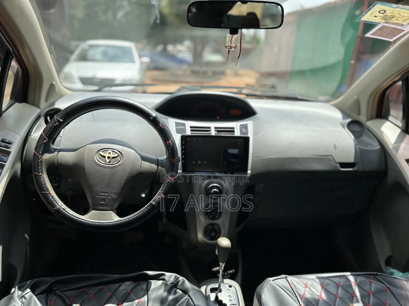 Toyota Vitz 1.0 FWD 3dr 2010 Red