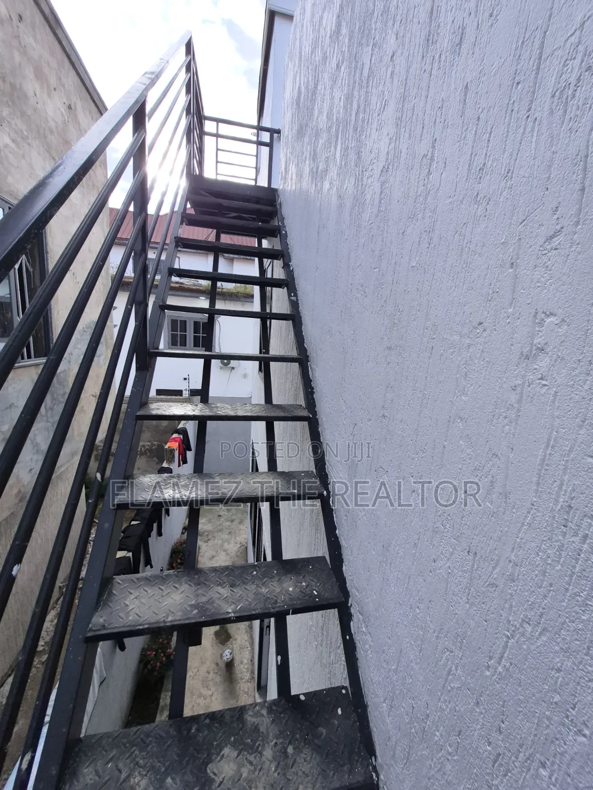 3bdrm House in Acp, Kwabenya for sale