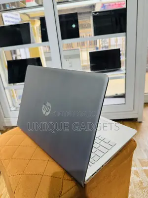Laptop HP Pavilion 15 8GB Intel Core i5 HDD 1T