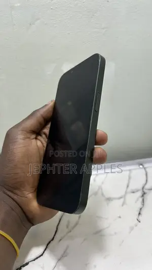 Apple iPhone 13 128 GB Green