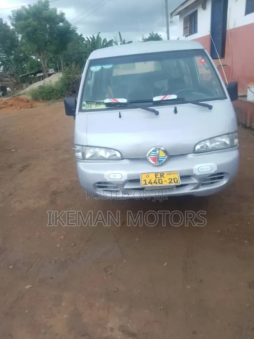 Hyundai H-100 2003 Silver
