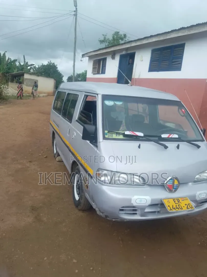 Hyundai H-100 2003 Silver
