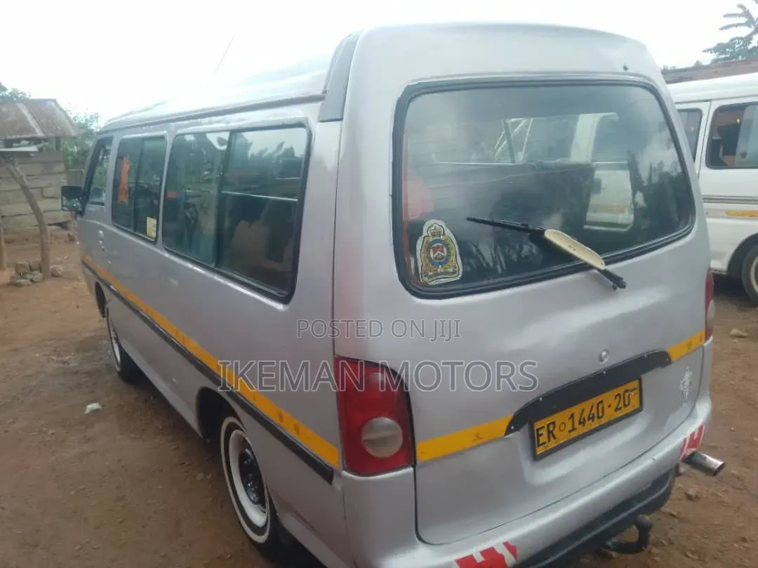 Hyundai H-100 2003 Silver