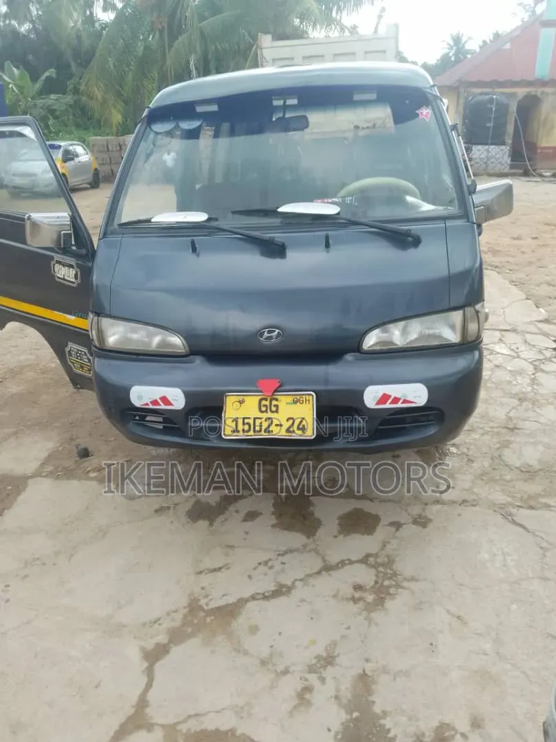 Hyundai H-100 2004 Black