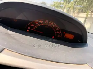 Toyota Vitz 2010 Silver