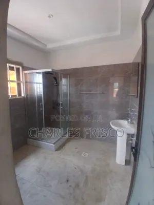 3bdrm Apartment in East Legon, American House for rent