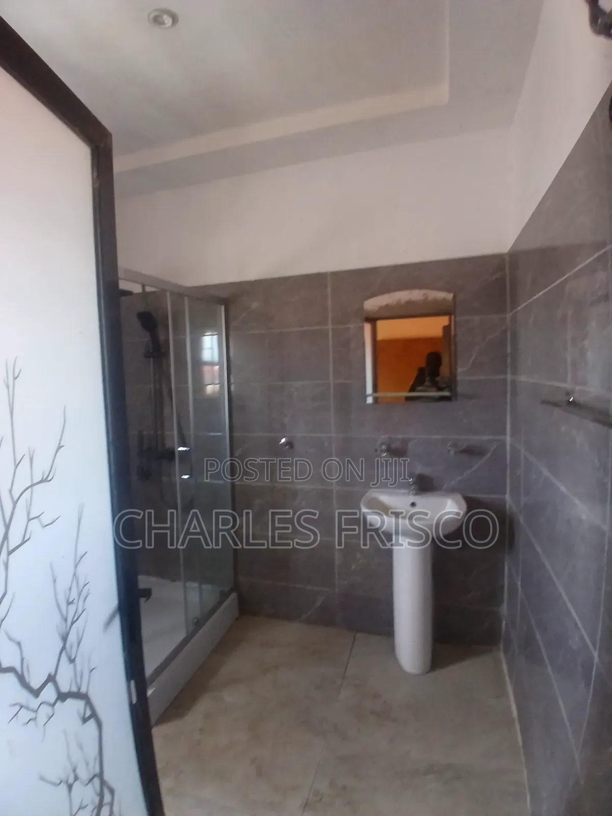 3bdrm Apartment in East Legon, American House for rent
