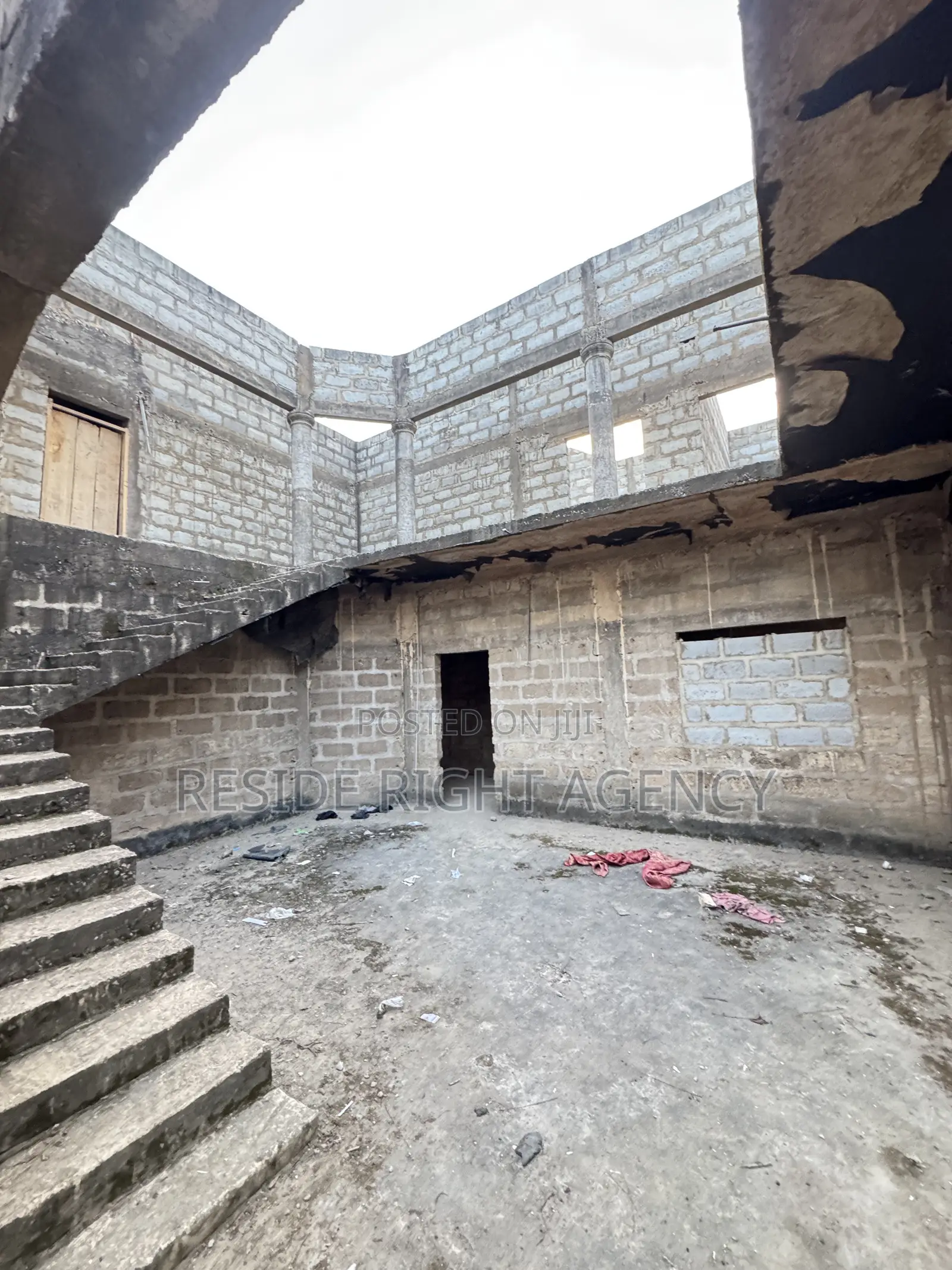 5bdrm House in Resideright, Pokuase for sale