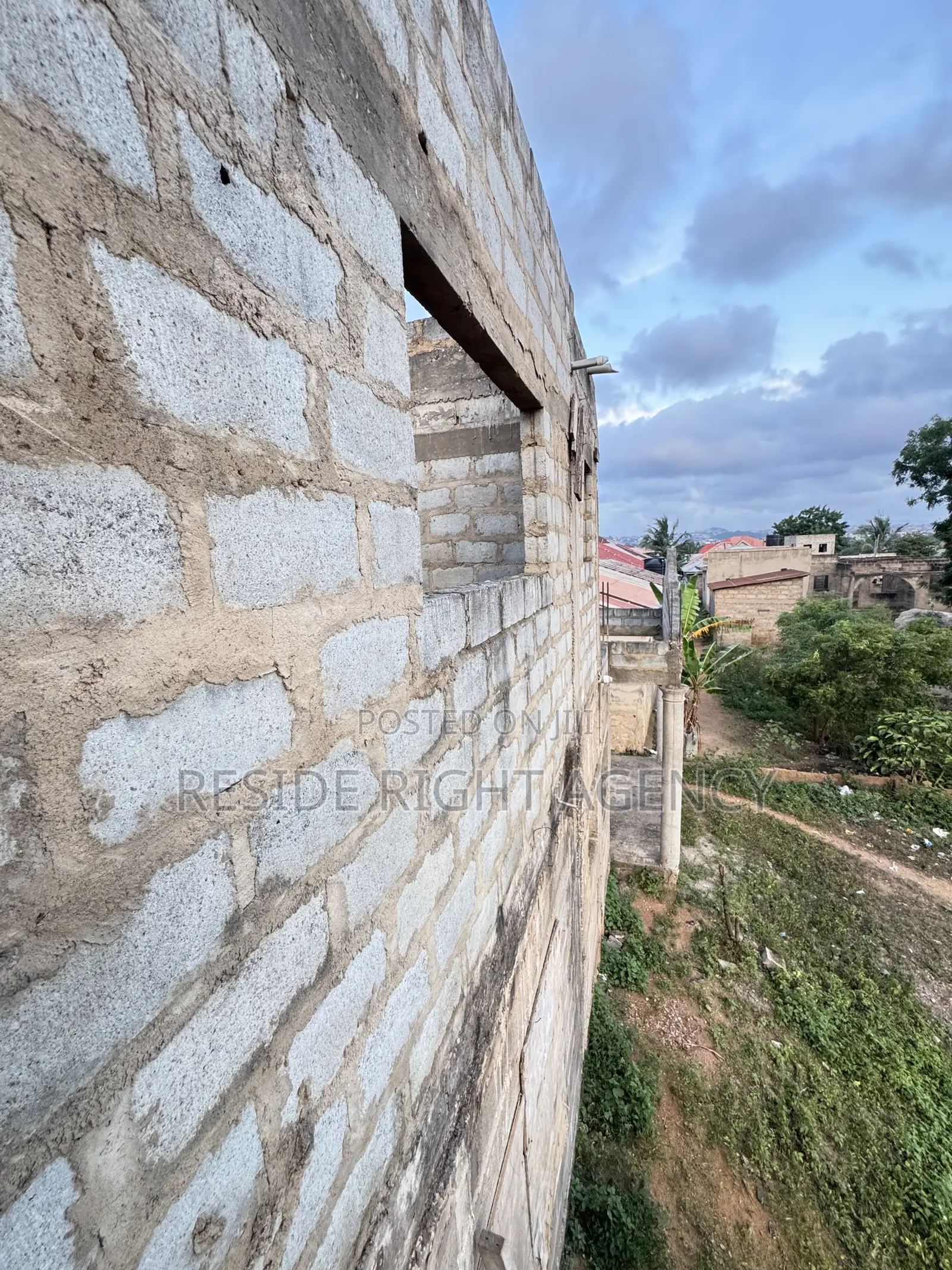 5bdrm House in Resideright, Pokuase for sale