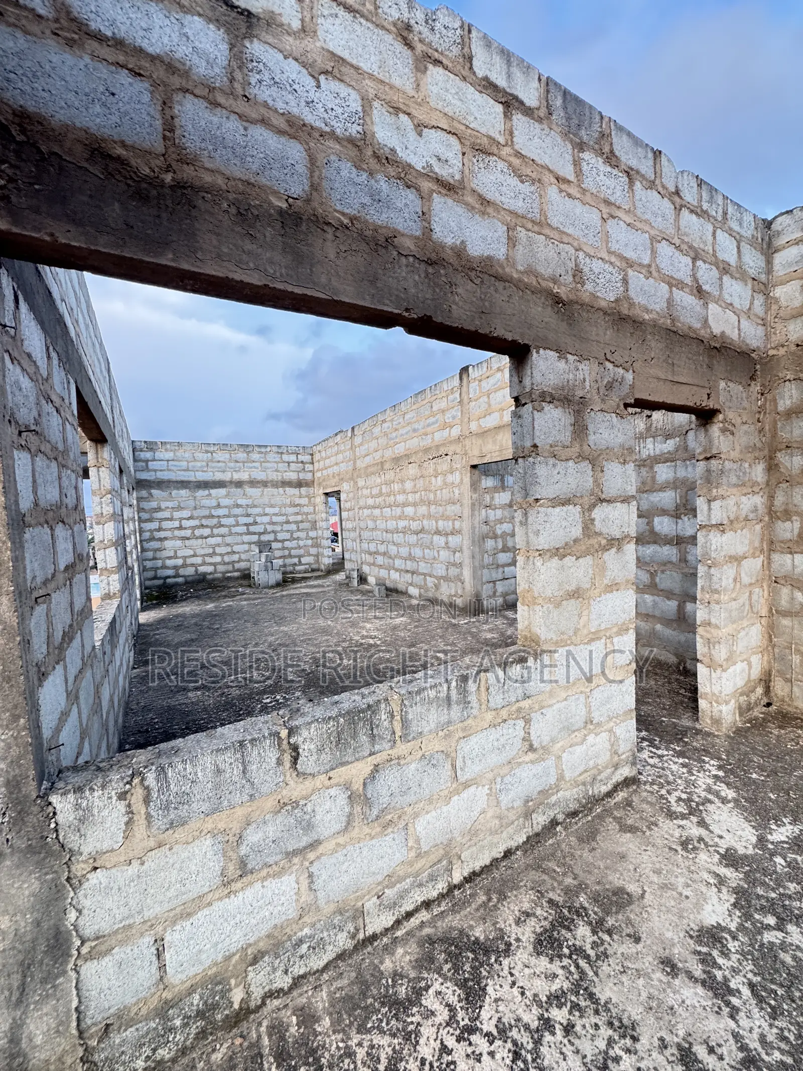 5bdrm House in Resideright, Pokuase for sale