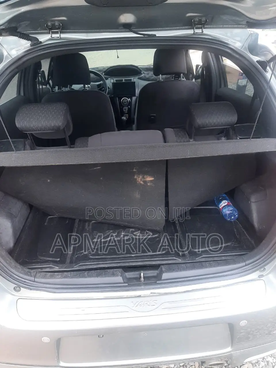 Toyota Yaris LE Hatchback 3dr 2012 Gray