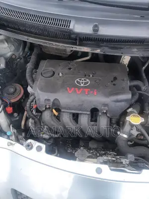 Toyota Yaris LE Hatchback 3dr 2012 Gray