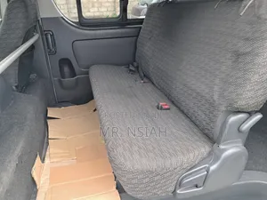 Toyota HiAce 2015 Silver