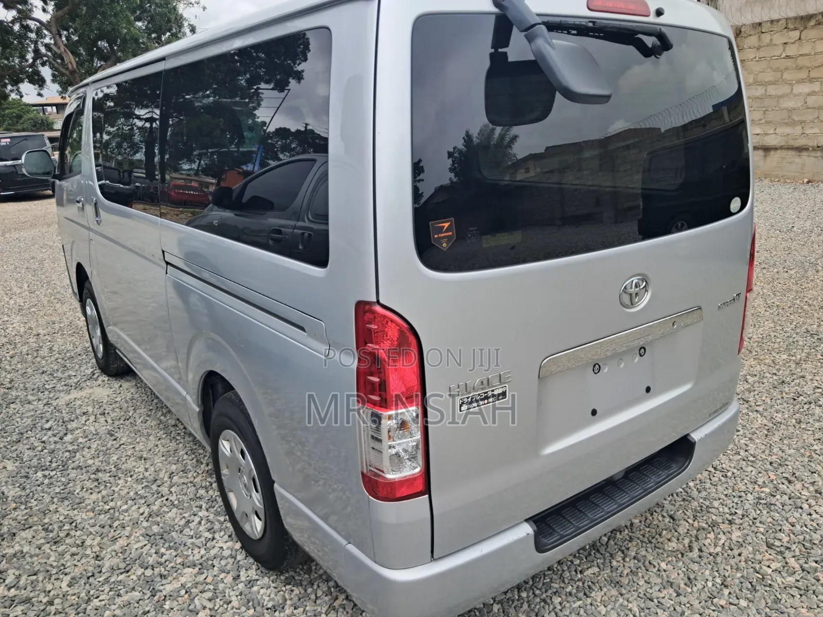 Toyota HiAce 2015 Silver