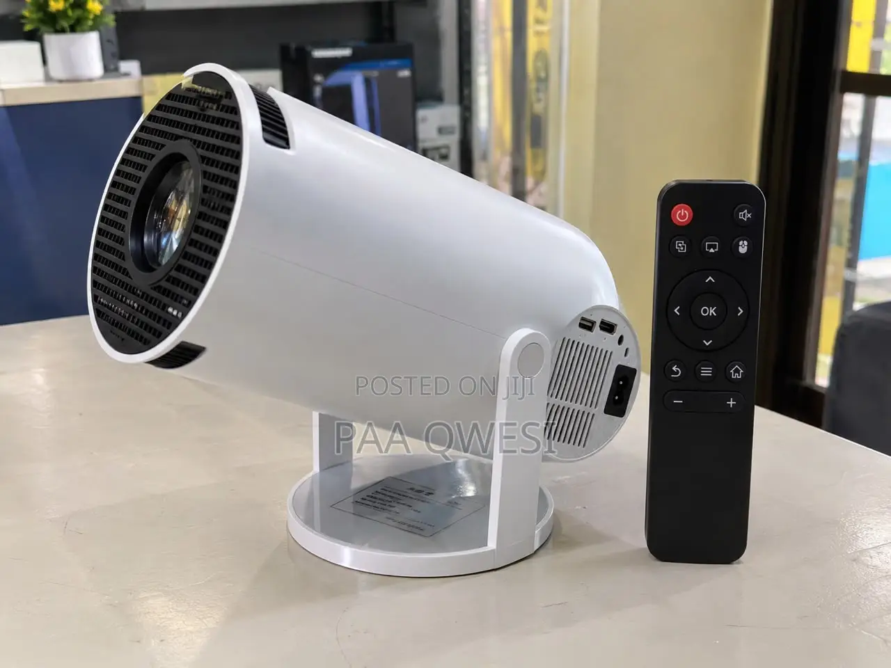 HY300 Portable Projector for Movies