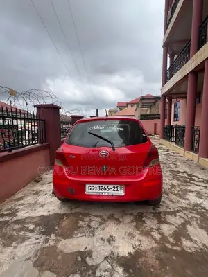 Toyota Vitz 1.3 FWD 3dr 2010 Red