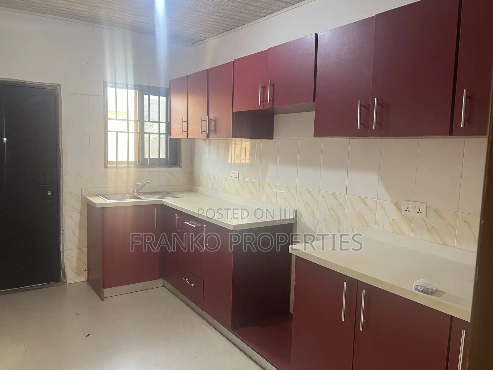 3bdrm House in Franko Properties, School Junction for rent