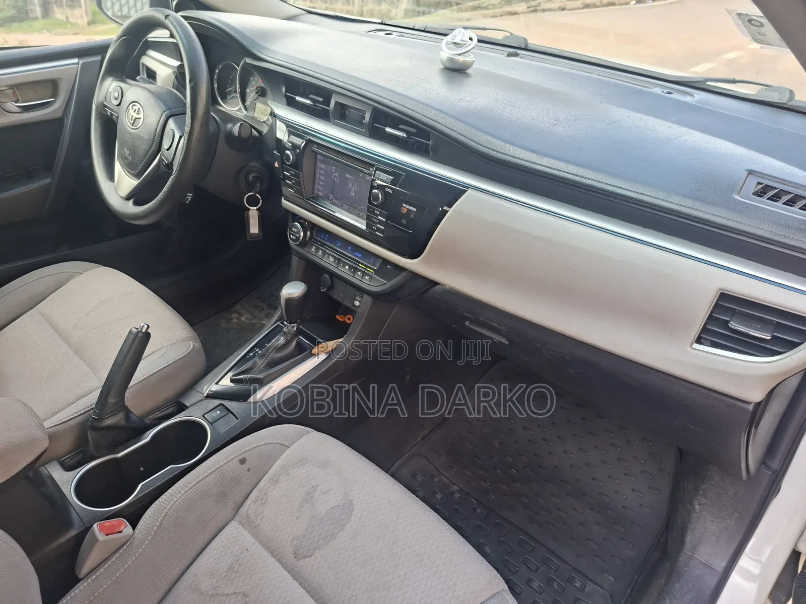 Toyota Corolla L 4dr Sedan (1.8L 4cyl 4A) 2015 White