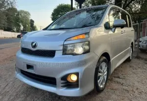 Toyota HiAce 2012 Silver