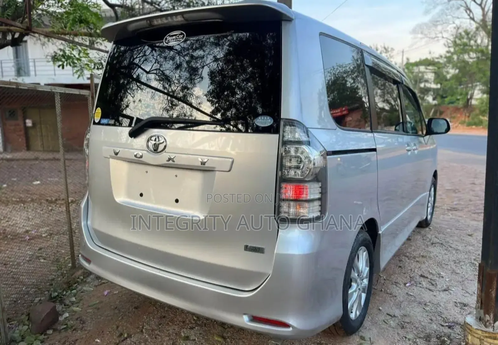 Toyota HiAce 2012 Silver