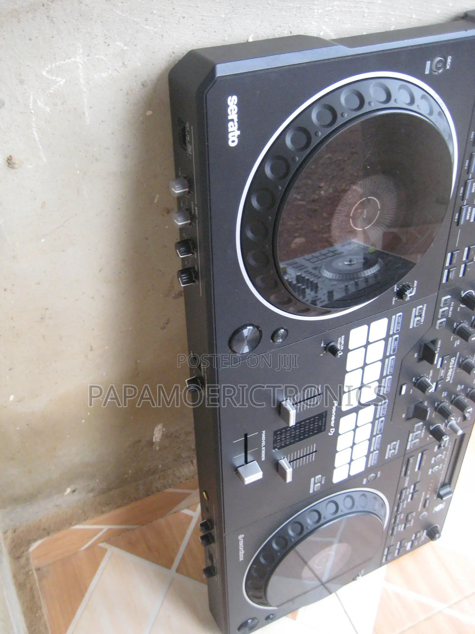 Pioneer Dj DDJ-Rev5 &Numark Ns7