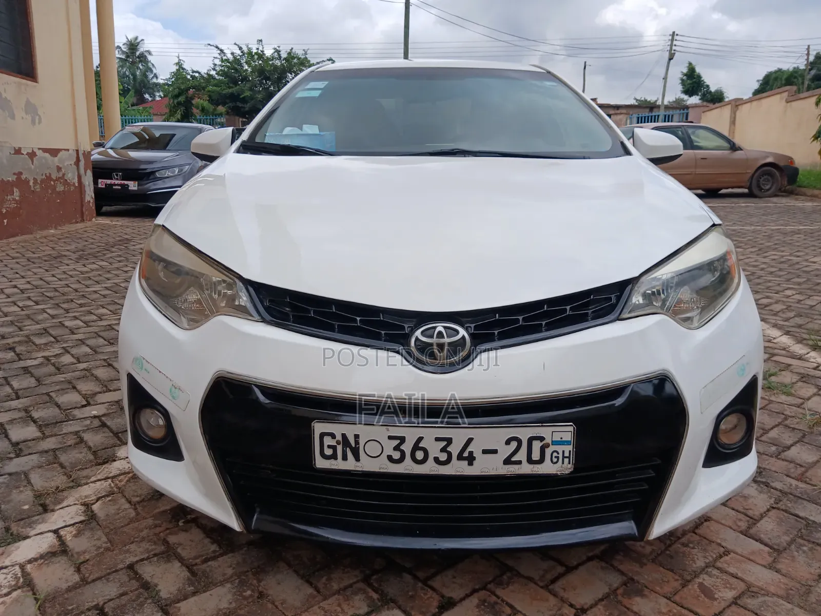 Toyota Corolla S 4dr Sedan (1.8L 4cyl CVT) 2016 White