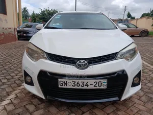 Toyota Corolla S 4dr Sedan (1.8L 4cyl CVT) 2016 White