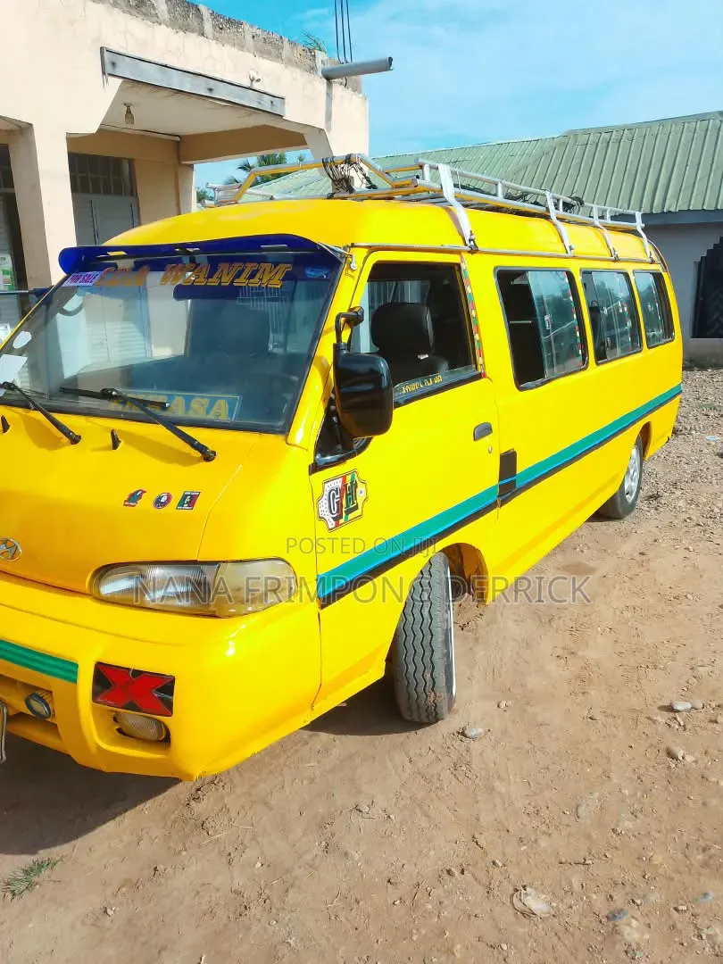 Hyundai H-100 2004 Yellow
