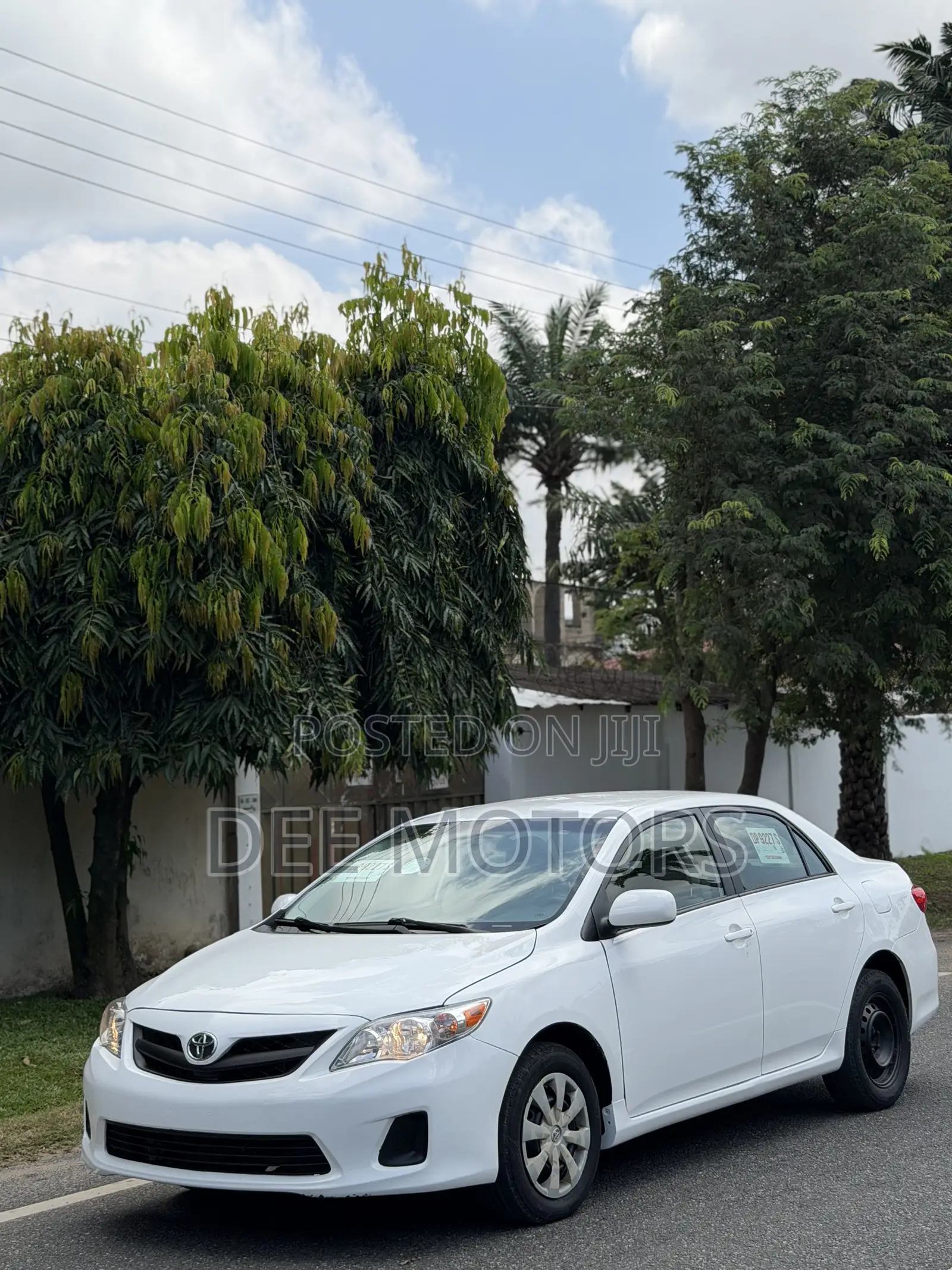 Toyota Corolla LE 4dr Sedan (1.8L 4cyl 4A) 2011 White
