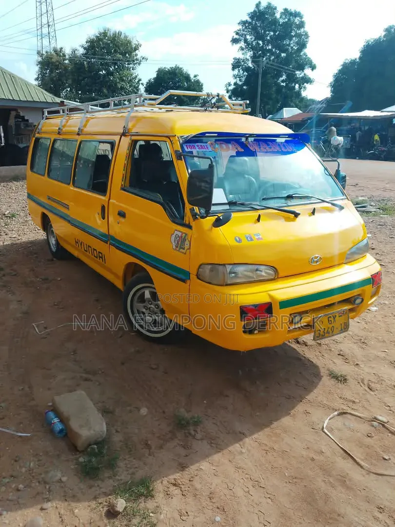 Hyundai H-100 2004 Yellow