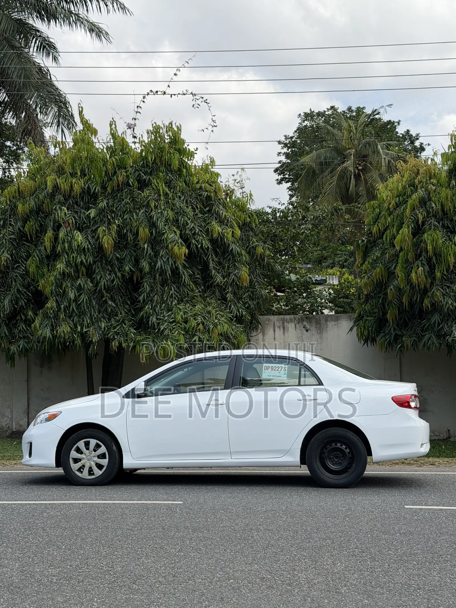 Toyota Corolla LE 4dr Sedan (1.8L 4cyl 4A) 2011 White