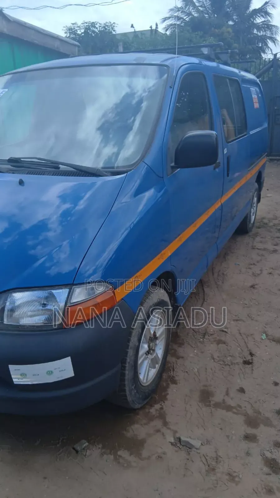 Toyota HiAce 2012 Blue