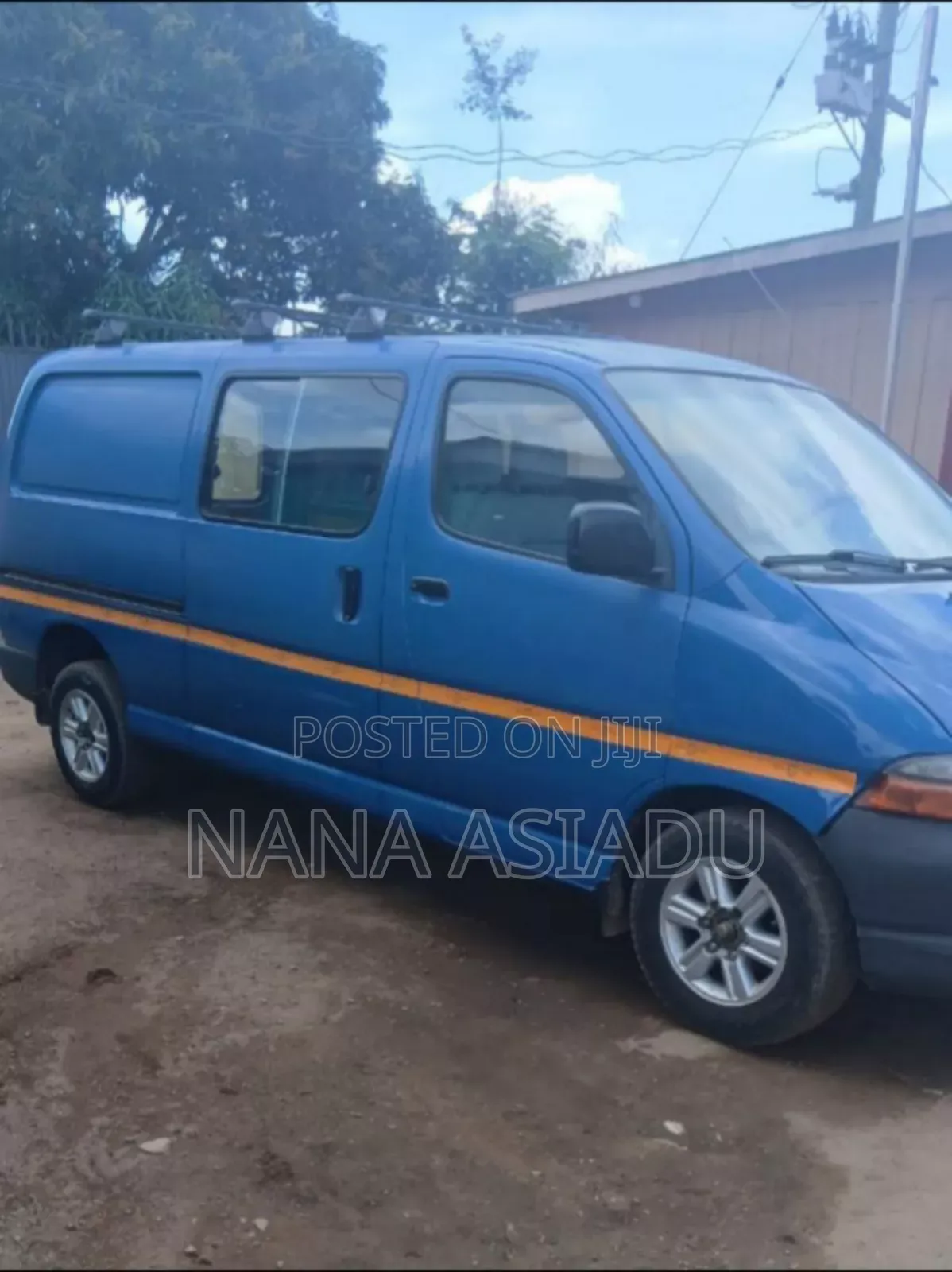 Toyota HiAce 2012 Blue