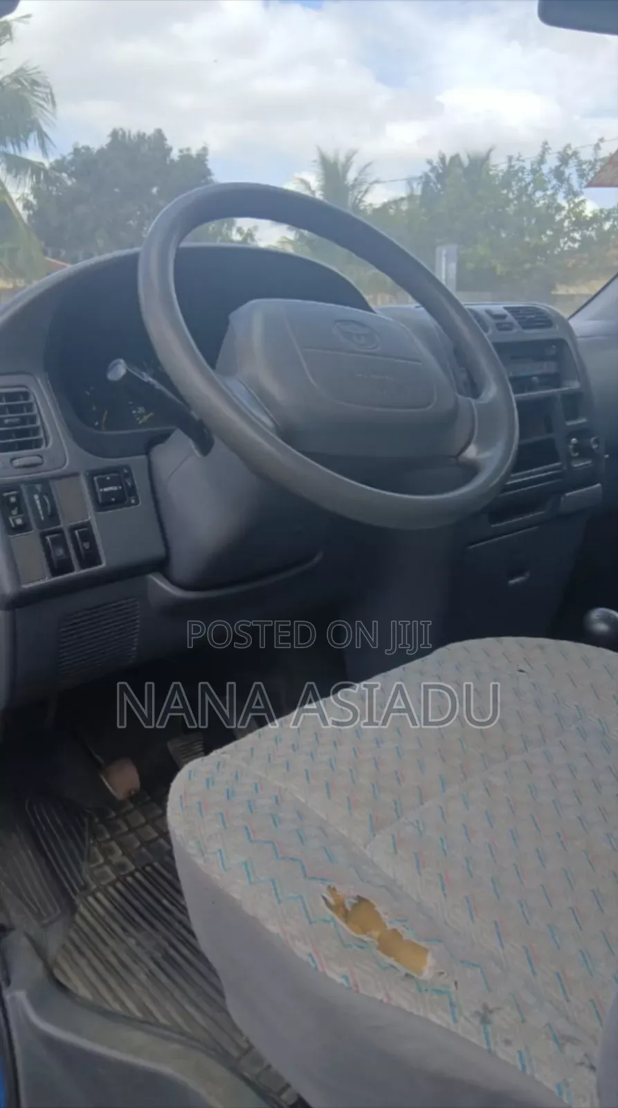 Toyota HiAce 2012 Blue