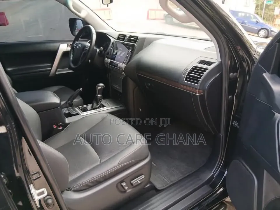 Toyota Land Cruiser Prado 2.8 2021 Matt Black