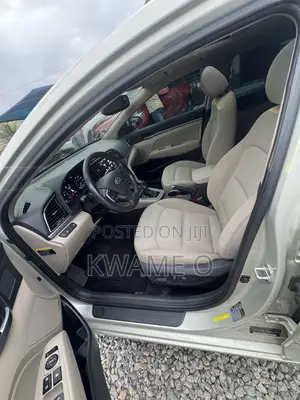 Hyundai Elantra SEL 2018 Gold